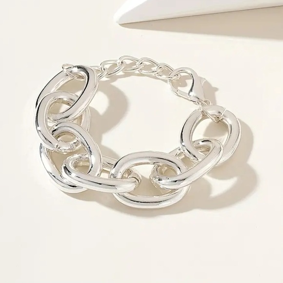 Bold Silver Chain Link Bracelet - Picture 2 of 4